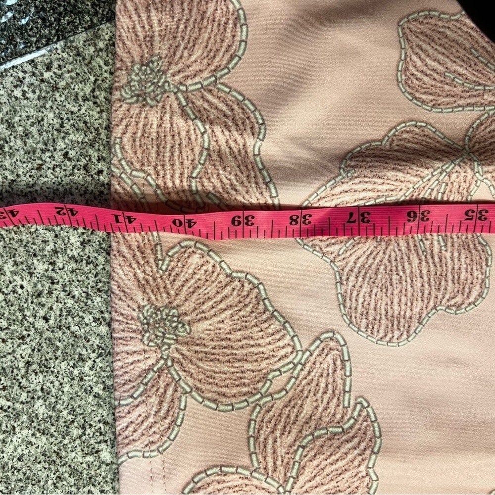 ❤️3/$15 Elegant Pink Midi Floral Dress Size M - Picture 4 of 6
